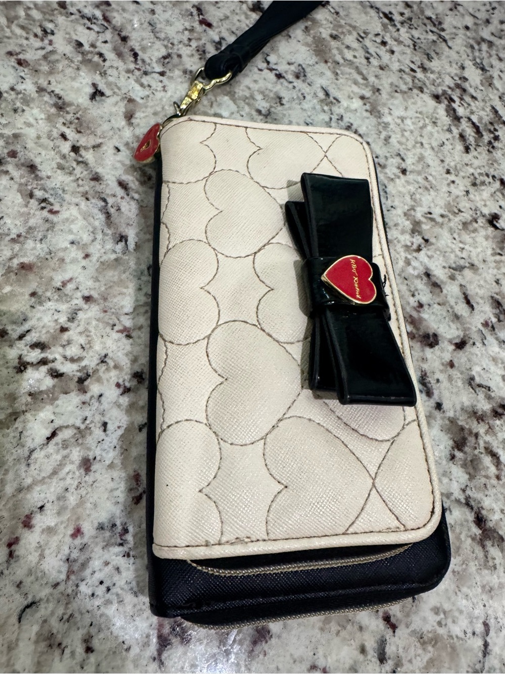 Betsey Johnson Quilted Heart Wristlet with double zip - Picture 7 of 13
